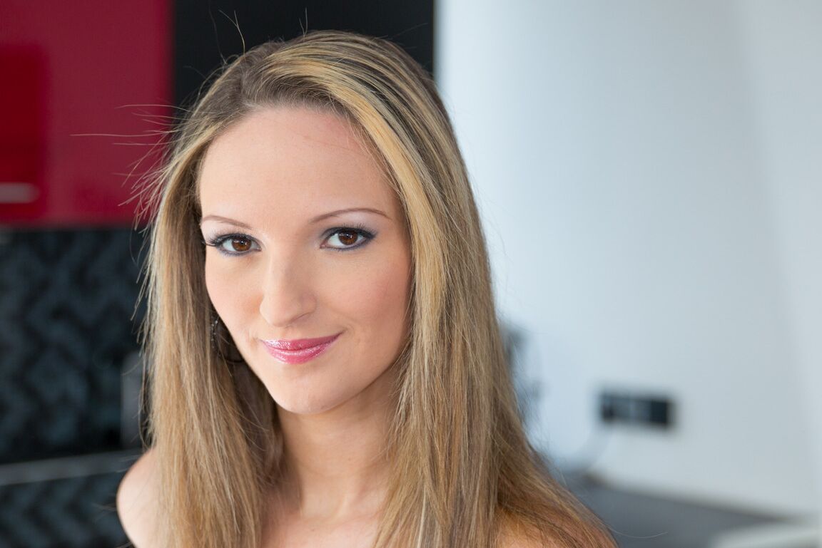 15P Melanie gets her ass fucked and filled with a h