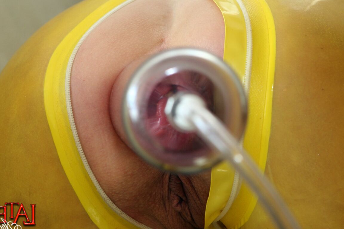 15P I abuse my anus with a vacuum pump, until my asshole is swollen