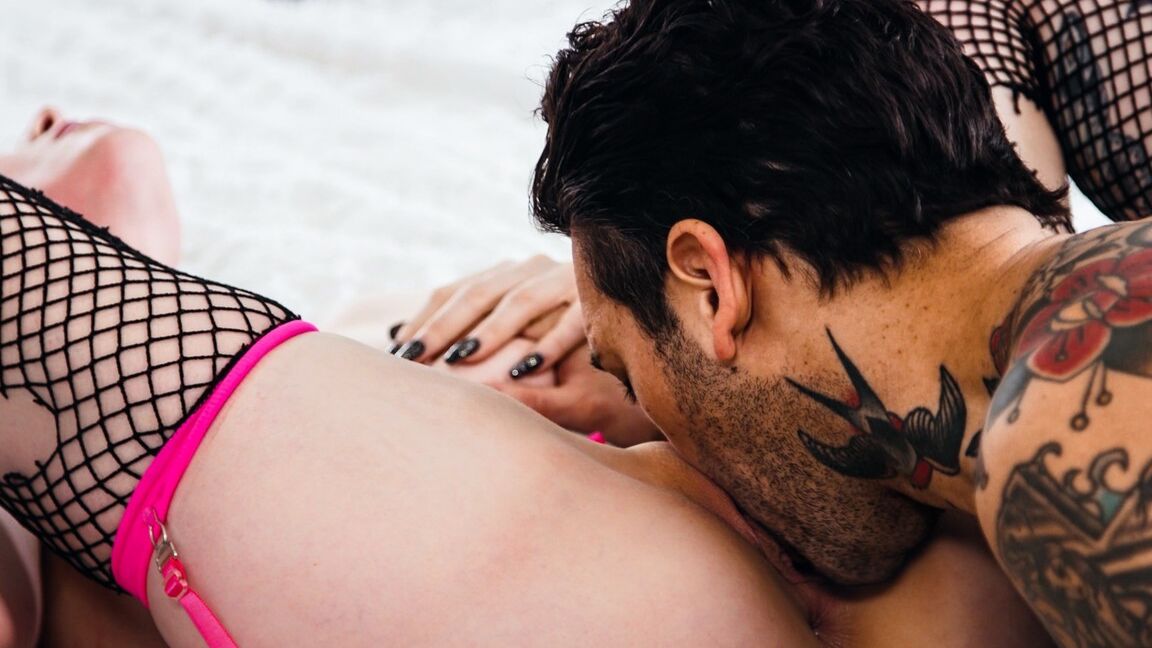 15P Covered in hot tattoos and decked out in red lingerie, Baby Sid's got no time