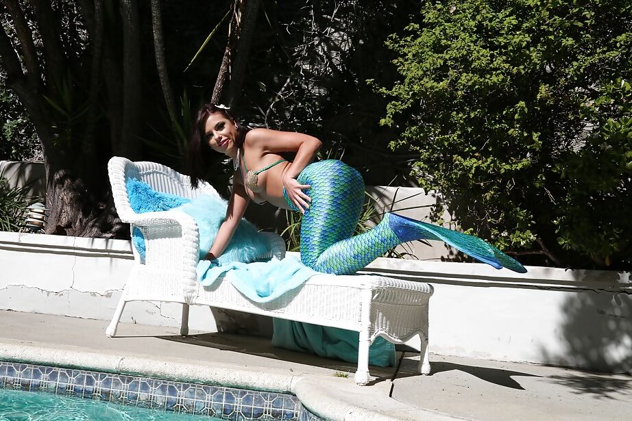 16P Anal loving whore Adirana Chechik posing poolside in mermaid cosplay