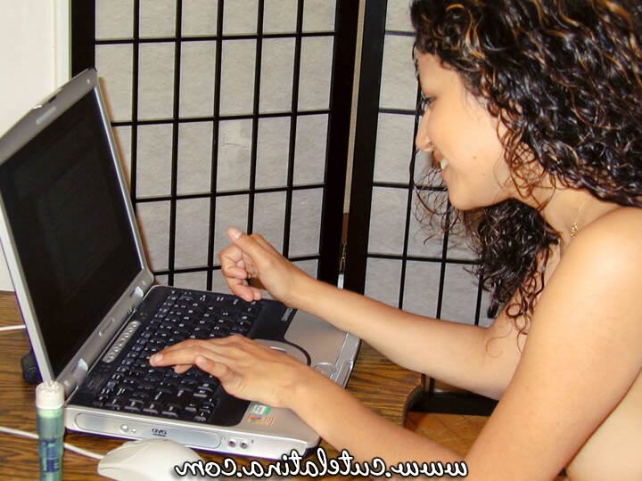 14P Linda Latina Anal webcam show