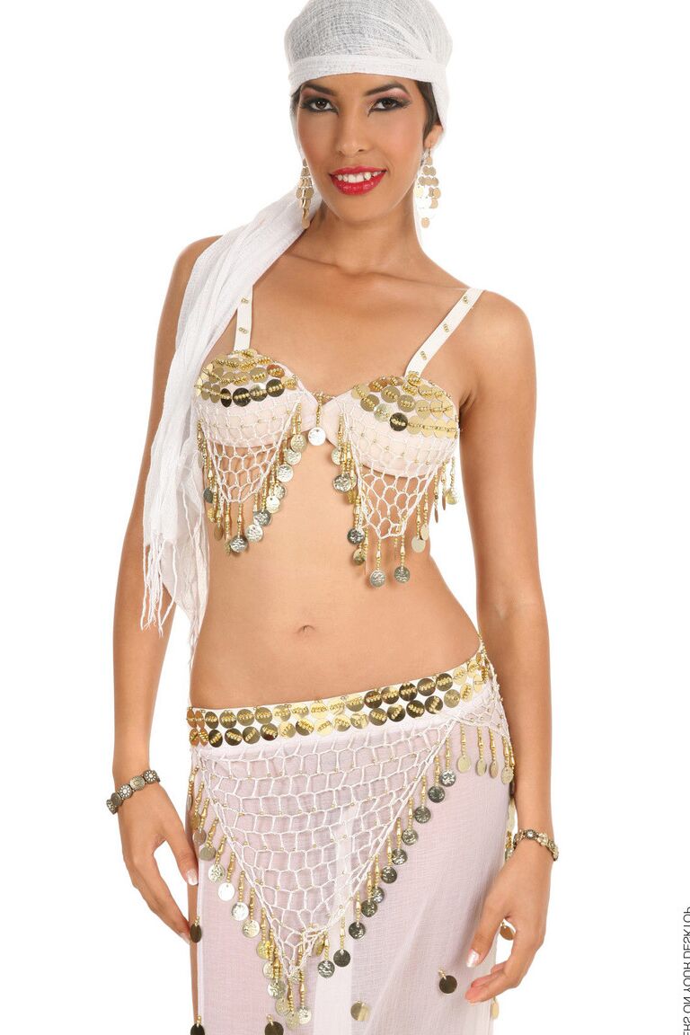 15P La hermosa latina Jasmine Arabia hace grandes poses durante la acción en solitario