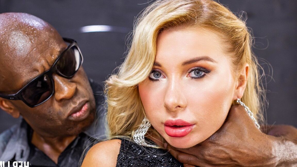 12P A pornstar ucraniana Marilyn Crystal é dominada e espancada por um touro negro