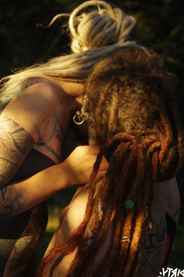 16P Tatted freaks Anuskatzz & Lily Lu have sexual intercourse on the forest floor