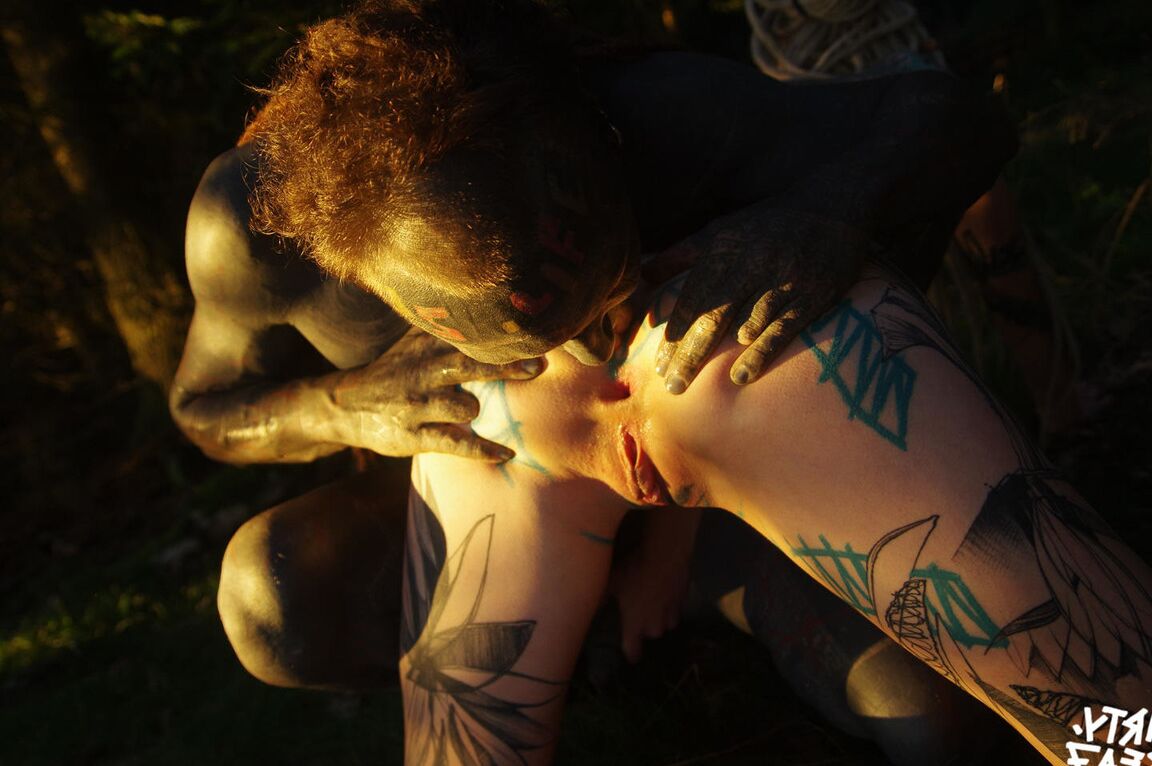 16P Tatted freaks Anuskatzz & Lily Lu have sexual intercourse on the forest floor