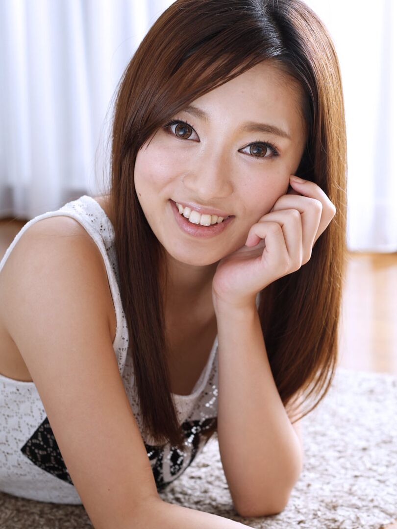 20P 日本人新人クル・ナナホシがハメ撮りで小さなペニスをストリップしてファック