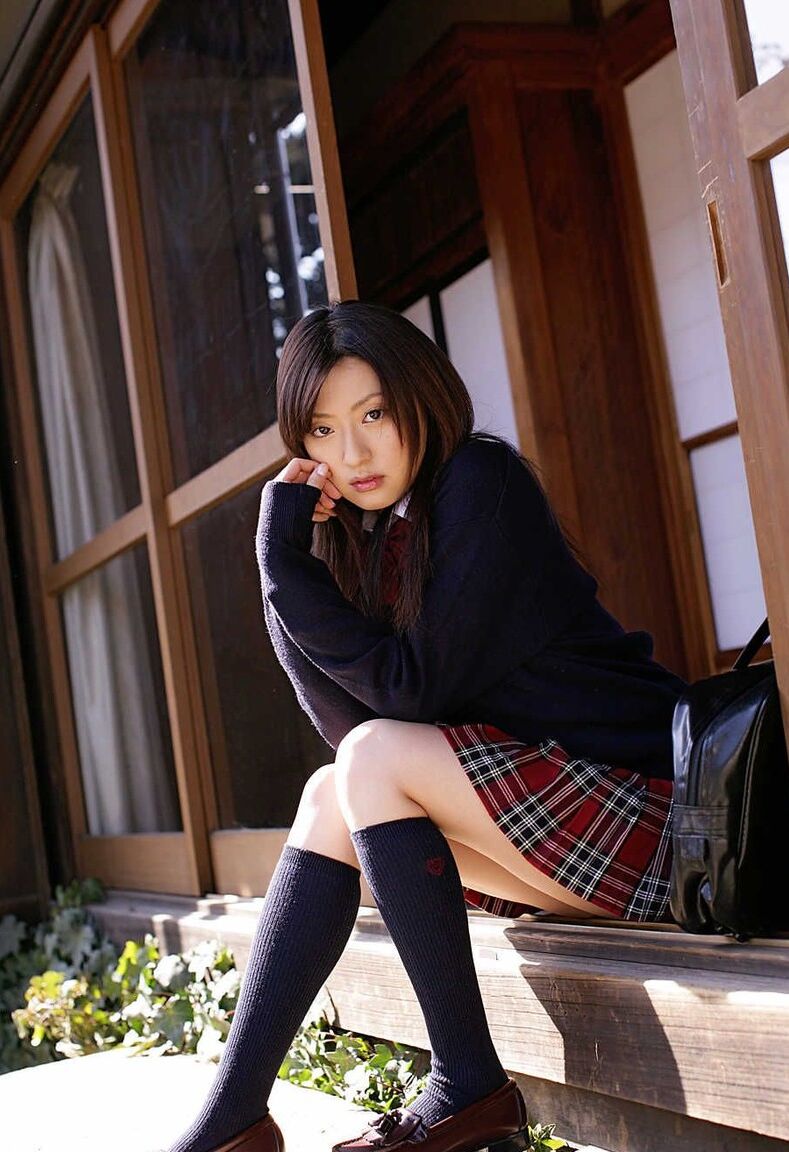 16P 日本人男女共学の篠崎ミサが T バックで彼女の角質の女を楽しむ
