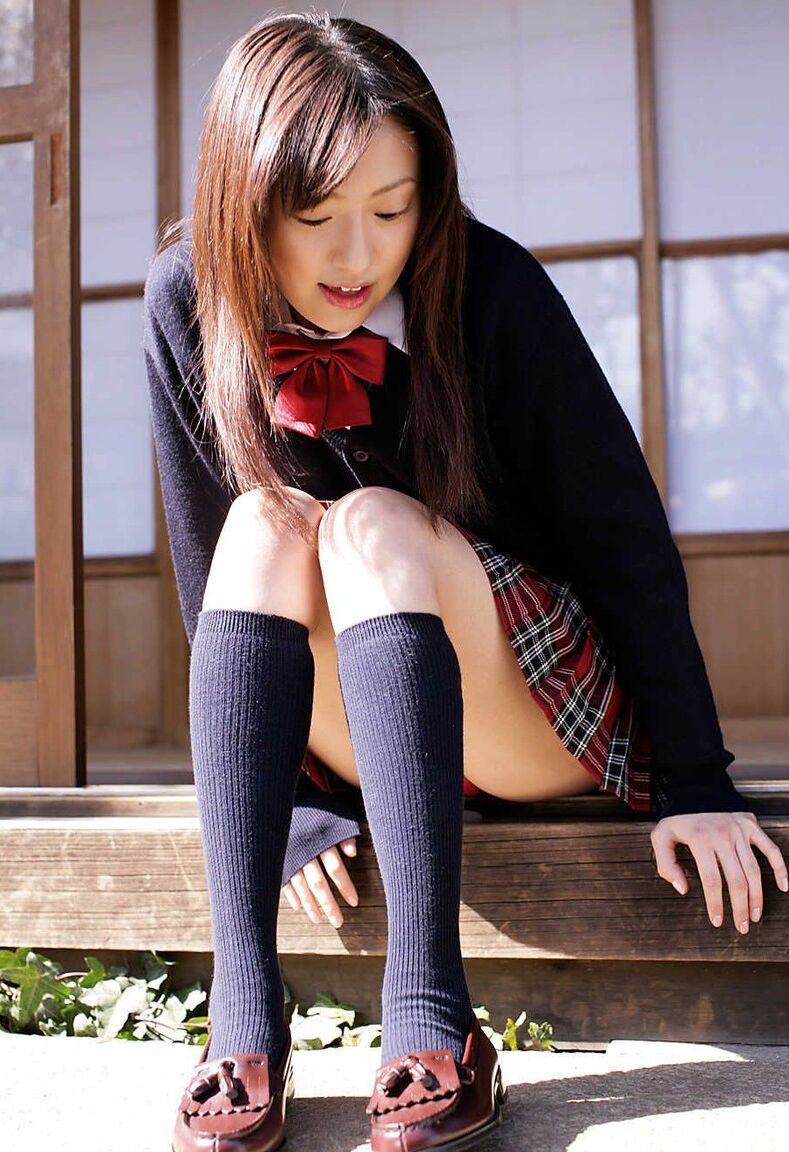 16P 日本人男女共学の篠崎ミサが T バックで彼女の角質の女を楽しむ