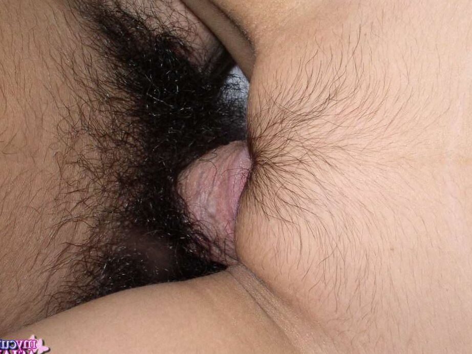 16P Doce menina asiática fica gozada na cara depois de fazer sexo de buceta com boca com o namorado