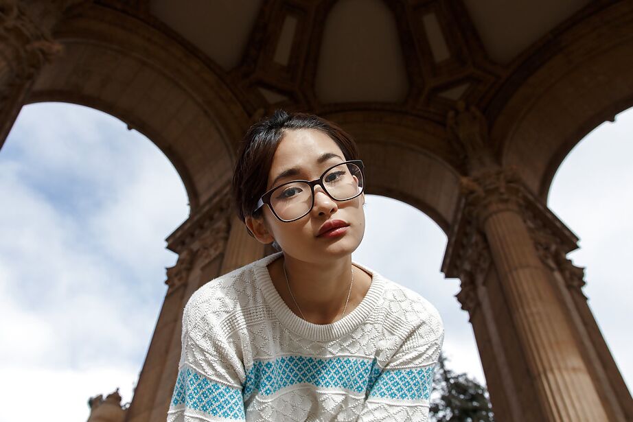 11P La adorable asiática Saki Kishima mostrando sus increíbles curvas al aire libre