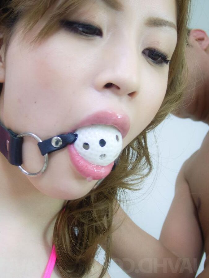 15P Yuu Mahiru asiática tiene el culo y la vagina rosada follada al mismo tiempo