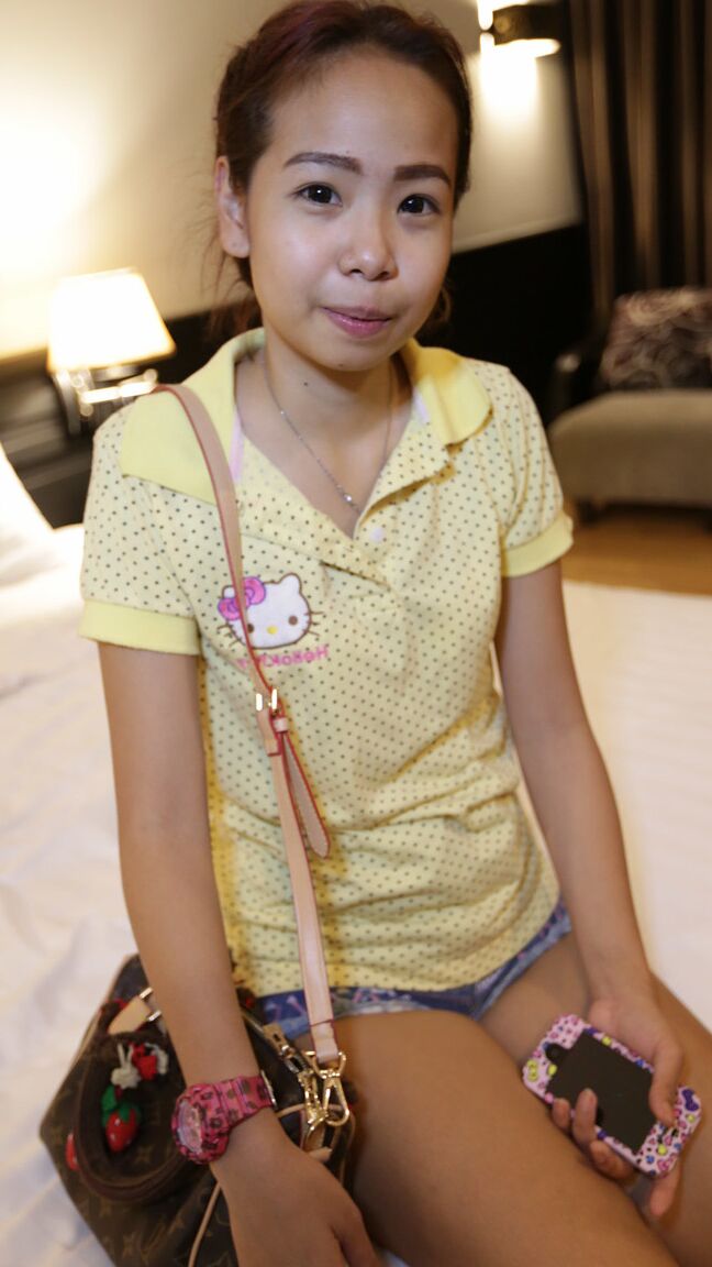 21P Pequena menina tailandesa Nut revela corpinho