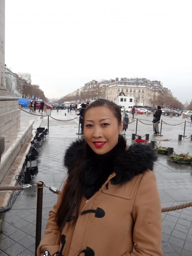 14P La voluptuosa francesa Sharon Lee follada bien duro por su gran culo