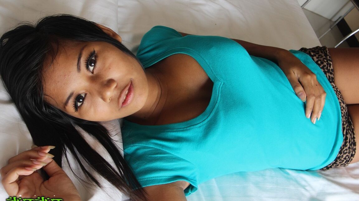 17P Thai amateur Bee is approached on the street about modeling in her underwear