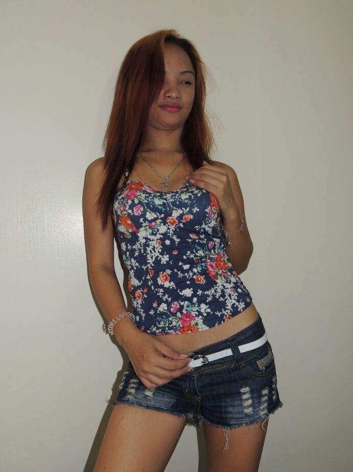21P 22-year-old Filipina Ayumi picked up in the mall and fucked on camera for cash