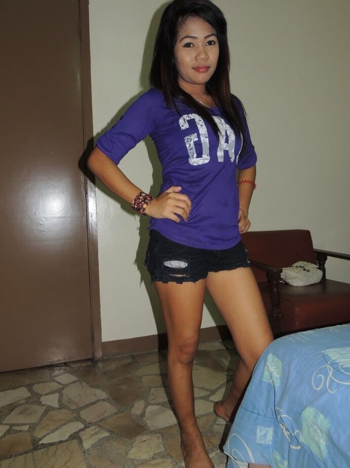 18P La linda chica Maxine de Filipinas posa desnuda y hace una mamada