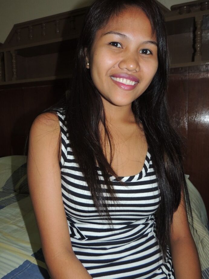 20P Petite Filipina adolescente faz sexo com um estrangeiro dentro de um quarto de motel