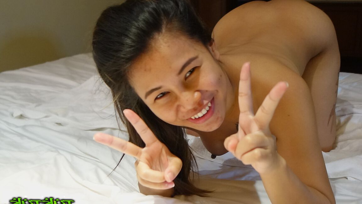 17P Petite Thai girl transa com um turista sexual visitante de uma perspectiva POV