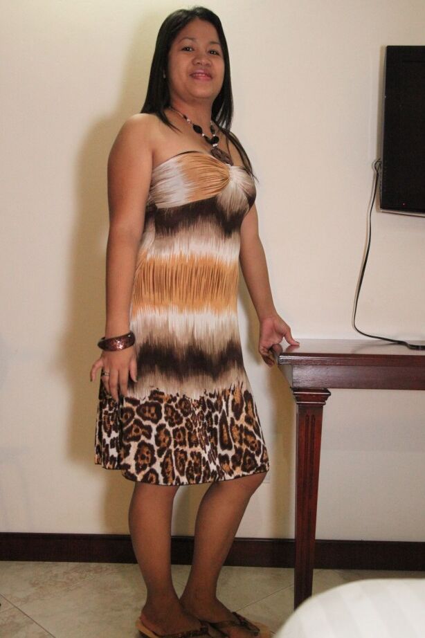 21P La asiática amateur Sonja presenta su cuerpo sexy y sus grandes pezones