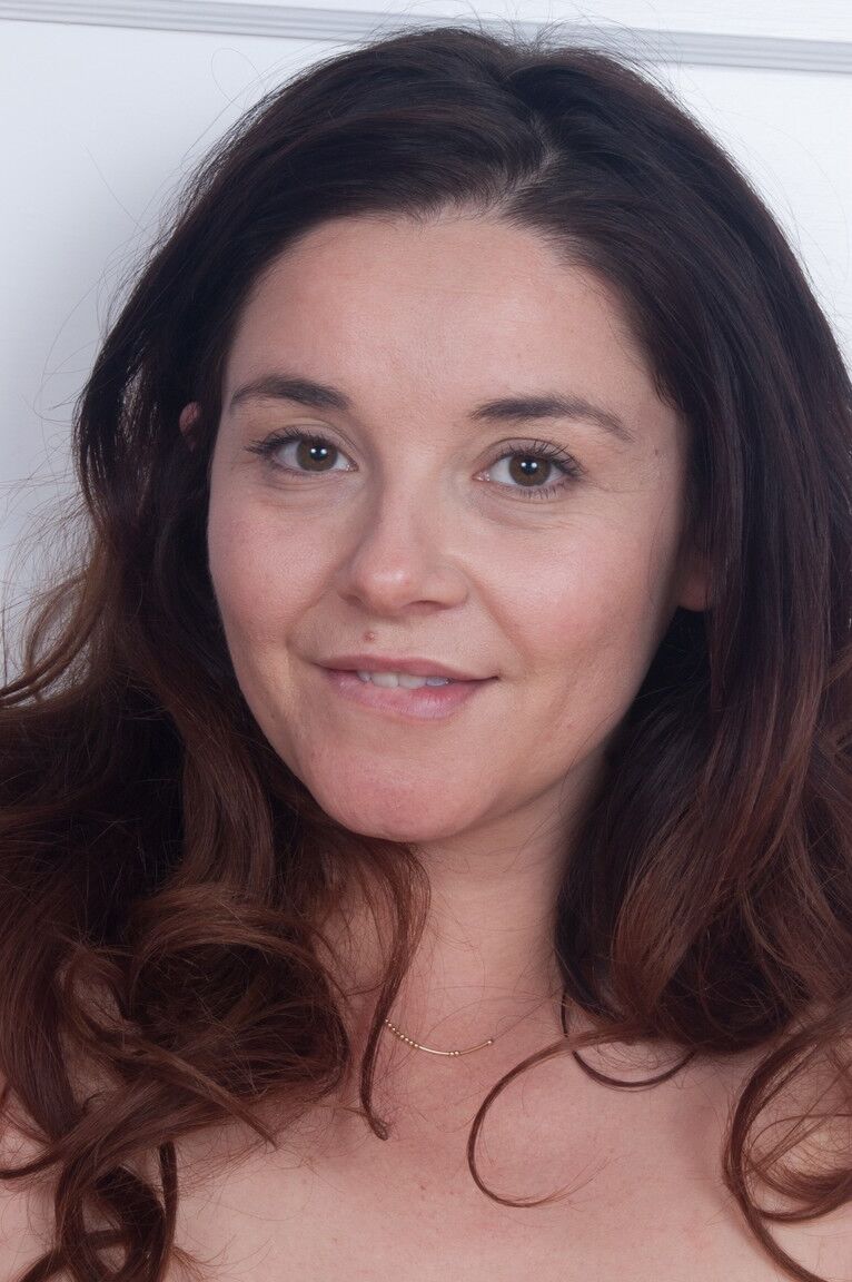21P Mulher gordinha e peluda Maxine Holloway dedilhado