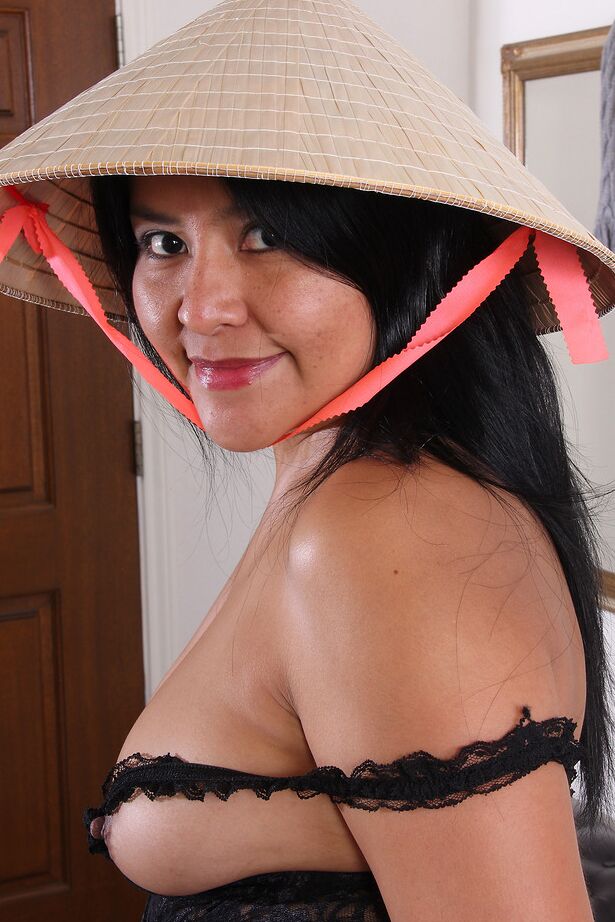 15P 30 plus Asian lady Cici Jones crosses bare legs once she's naked on a runner