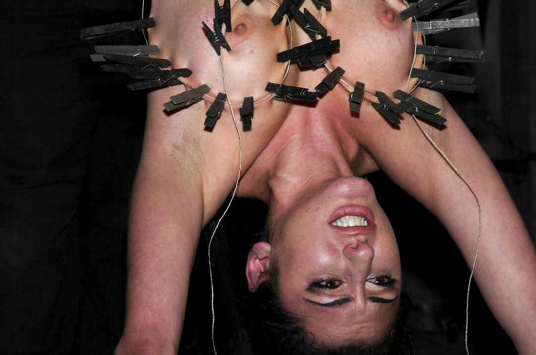 21P Device-Bondage Prinzessin Donna Dolore, Sarah Jane Ceylon