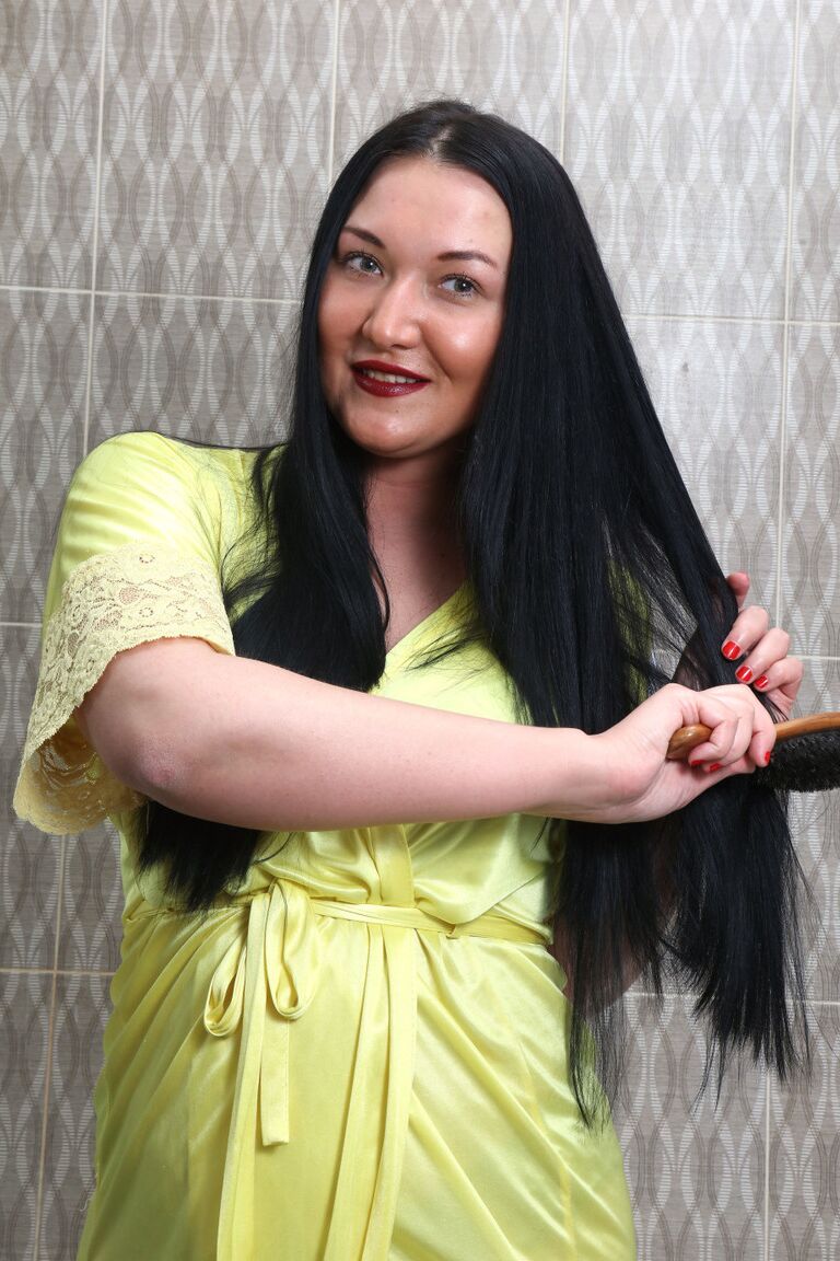 16P All Over 30 Vanessa Vaughn All Those Curves