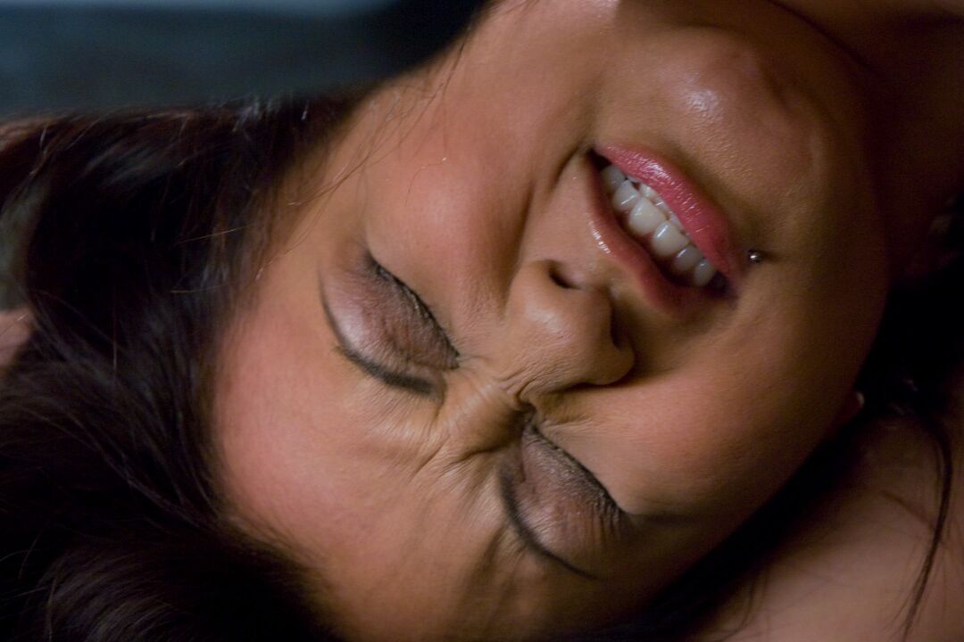 21P Cul fouetté Isis Love, Leilani li