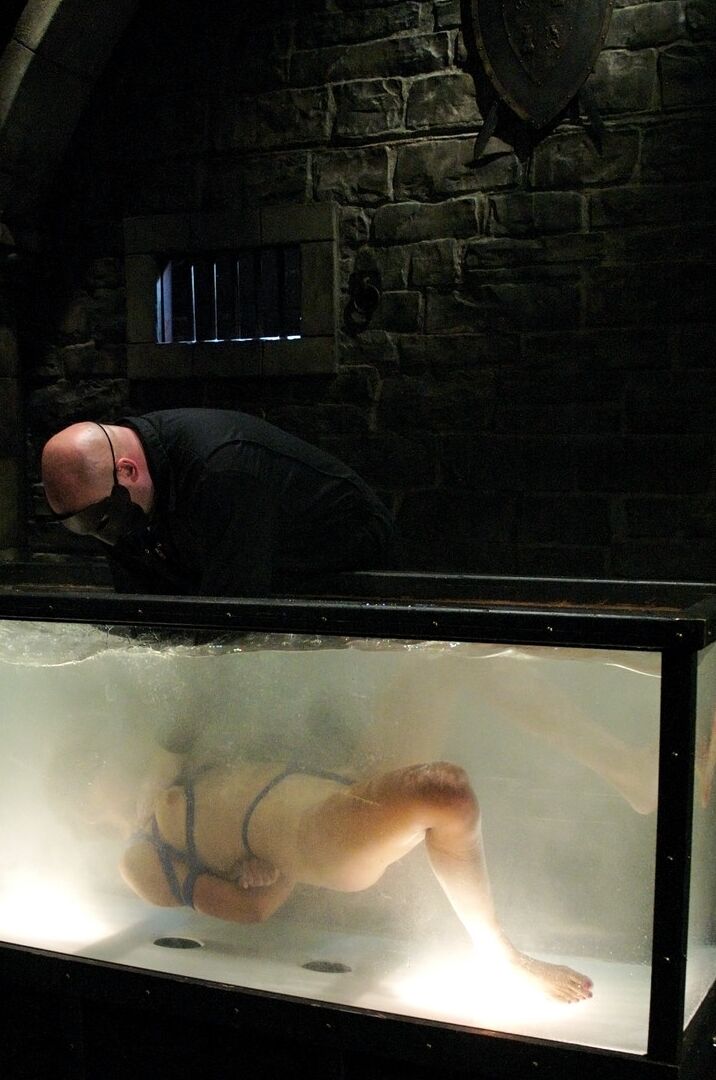 21P Water Bondage Keeani Lei