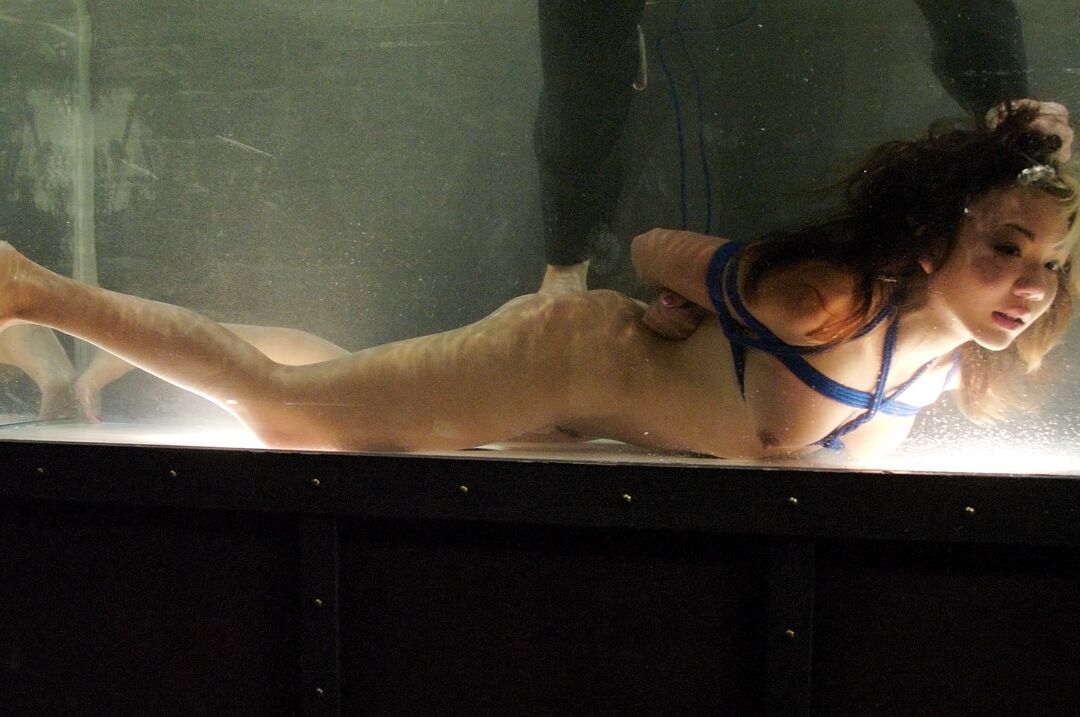 21P Water Bondage Keeani Lei