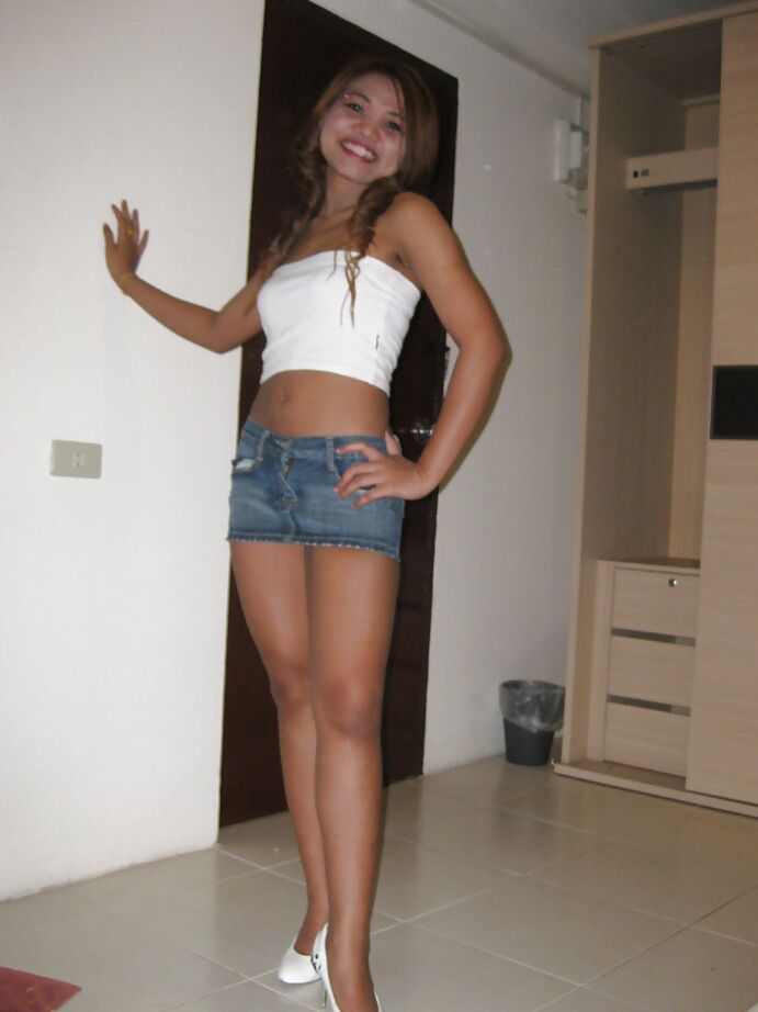 14P Adolescente amador asiático Yo se mostra nu e muito excitado em cenas solo