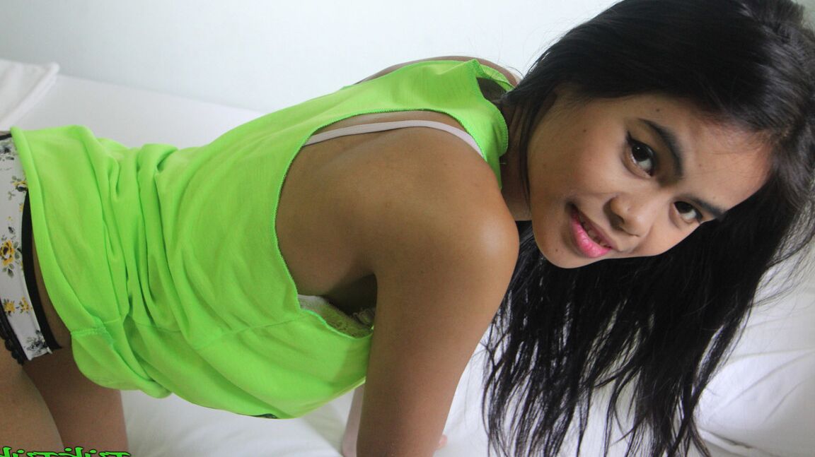 12P Petite Asian girl with a nice smile bangs a sex tourist in POV mode