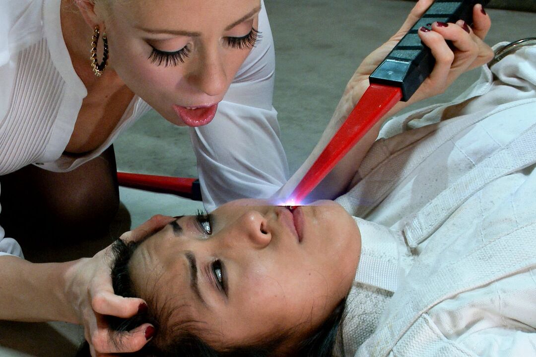 21P Electro Putas Lorelei Lee, Mia Li