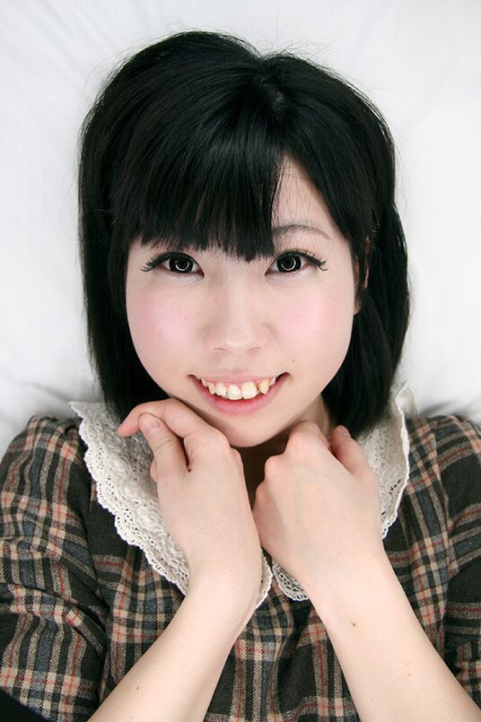 16P Linda adolescente japonesa Orie An se despe antes de um boquete POV