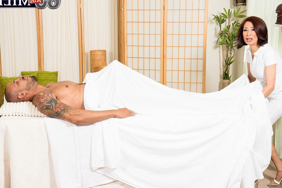 16P Asian granny Kim Anh gets on top a big cock during the course of a massage