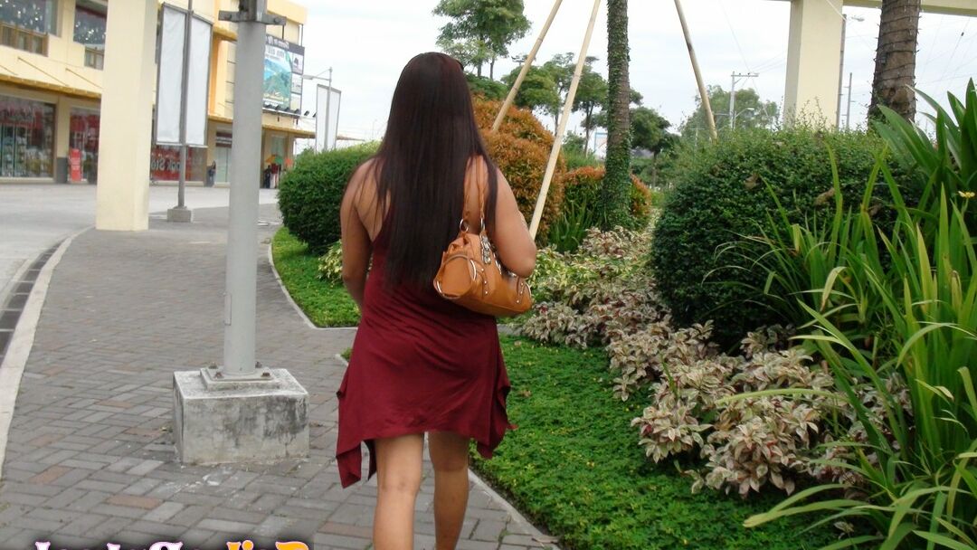 15P Gordinha Filipina gata Arlene fica com a buceta raspada cheia de porra