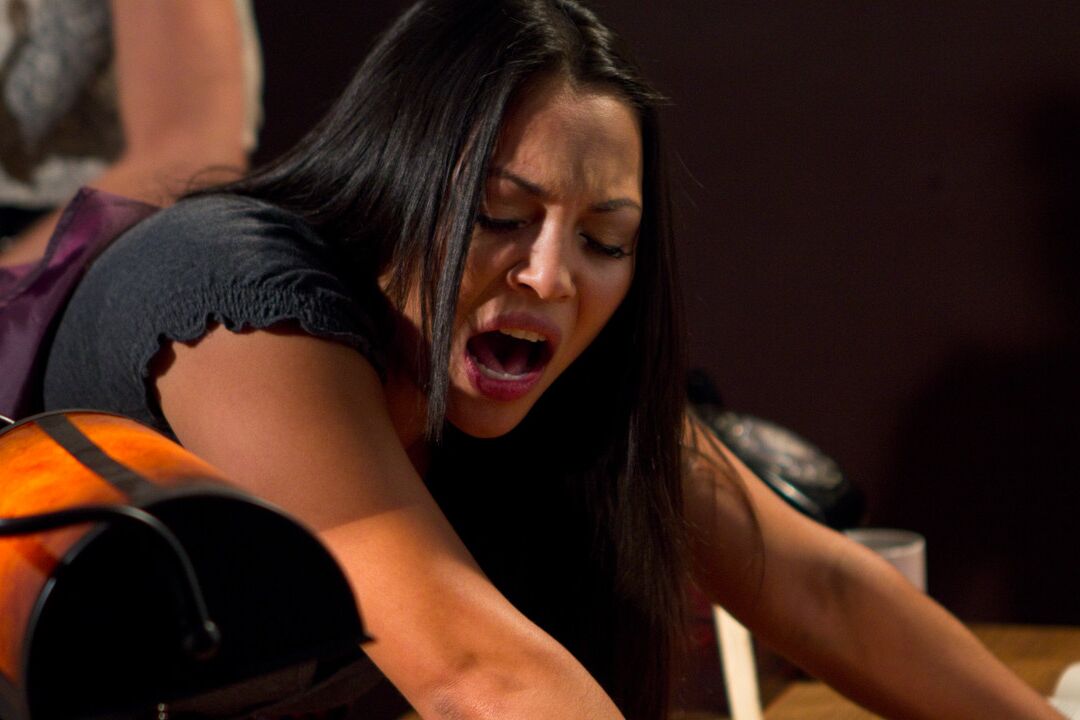 21P Culo azotado Adrianna Luna, delito grave