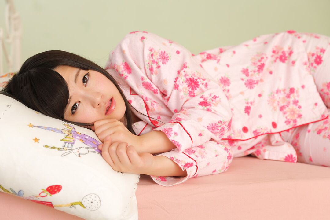 20P La inocente adolescente japonesa Tuna Kimura es desnudada, follada y llena de leche