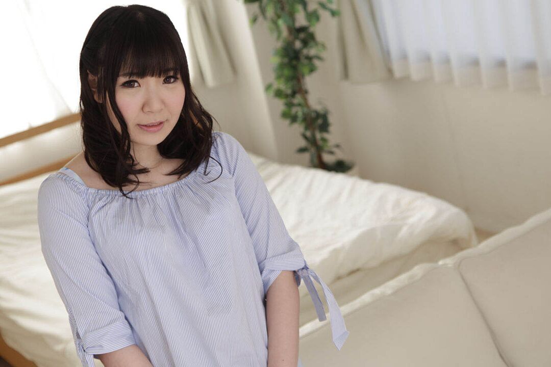 20P Japanese girlfriend Moe Nashiki gives a superb titjob before getting creampied