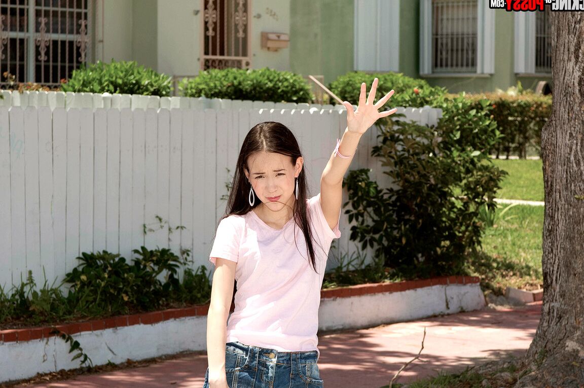 17P 小さなアジアの女の子アマイ・リューが家に帰るまでしゃぶってファック