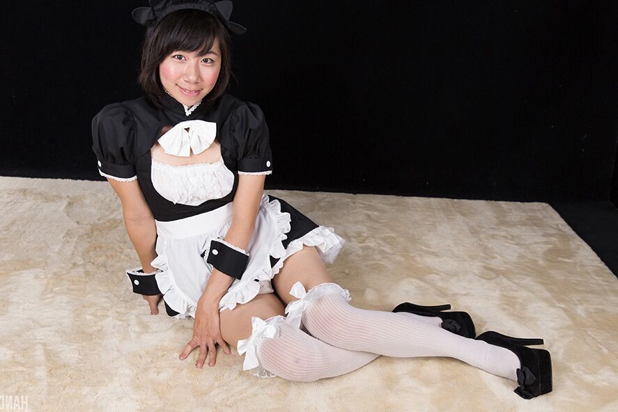 16P Branlette Japon Femme de ménage Brunette Japonaise Non Nue