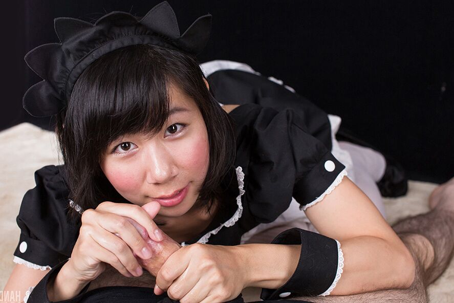 16P Branlette Japon Femme de ménage Brunette Japonaise Non Nue
