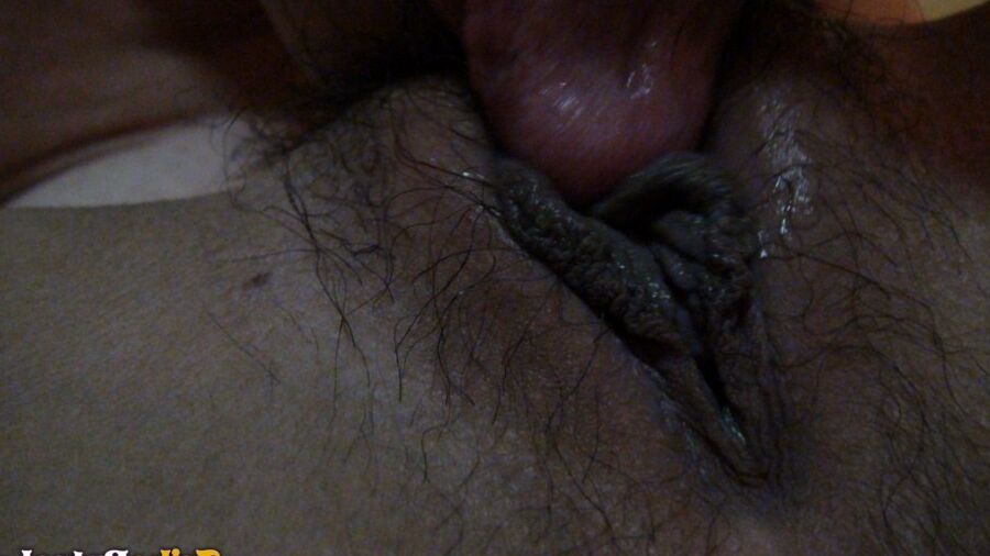 15P As jovens irmãs filipinas April e May transam com uma turista sexual de uma perspectiva POV