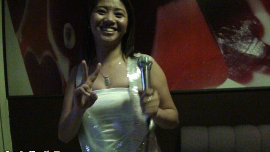 15P Une Philippine au cul rond baisée durement dans une chambre d'hôtel par un touriste