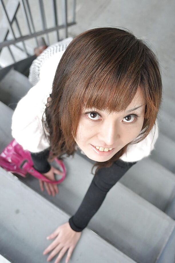 16P Yoshie Kiyokawa is ready to get naked just to get that vibrator