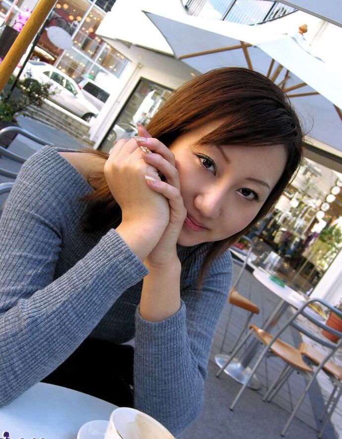 15P Japanese teen Shiho soaps up her bush while taking a bath after arriving home