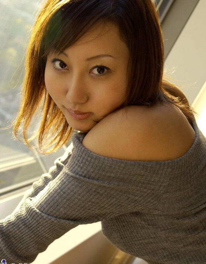 15P Japanese teen Shiho soaps up her bush while taking a bath after arriving home