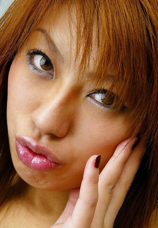 16P Yukari Fujikawa Adolescente asiática mostra seu corpo sexy em sua lingerie selvagem