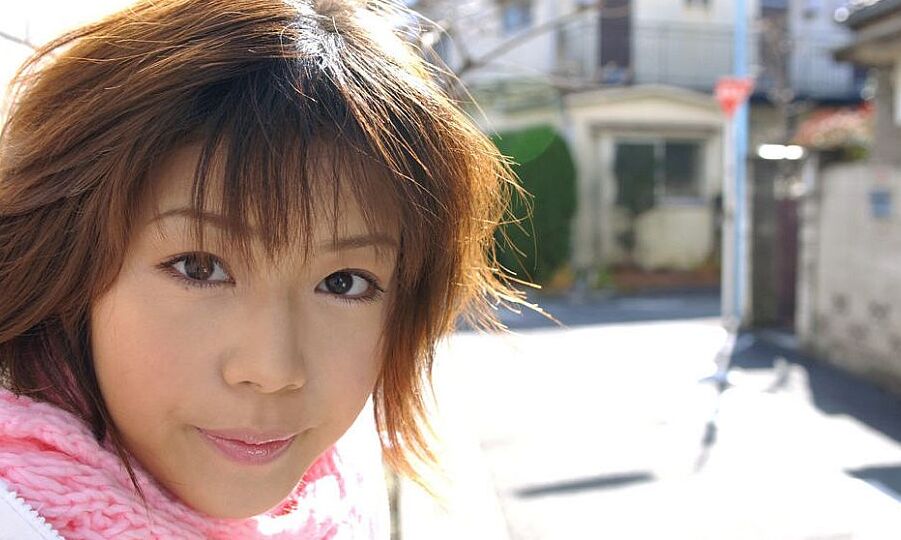 16P ホットなアジアのティーンは巨乳と素敵な丸いお尻を披露して楽しむ