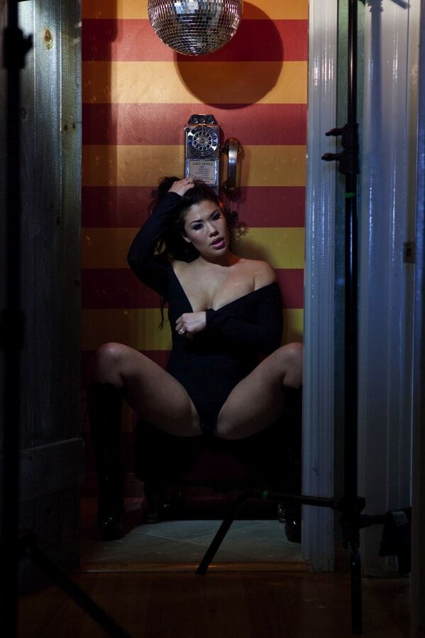 15P London Keyes Puba Network Phone Booth Fun